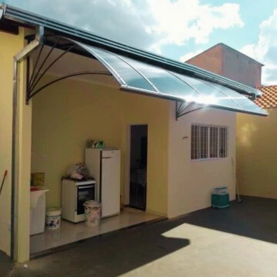 Telhado de Policarbonato com Visual Moderno em Itupeva em garagem residencial - Toldos Forte