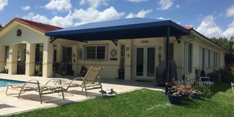 Cobertura fixa de lona