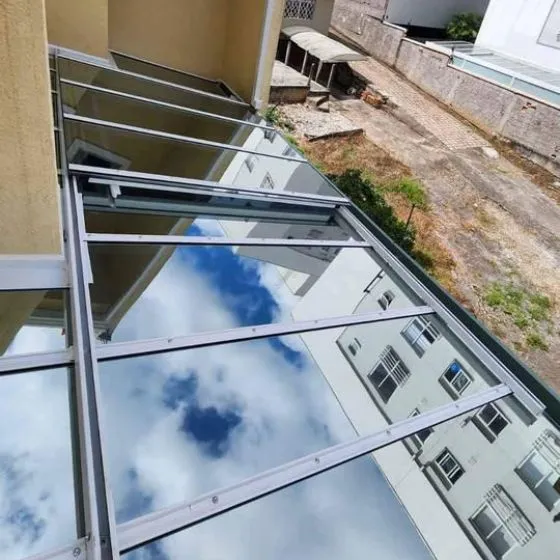 Toldo Correr Vidro em Capivari (SP) em área gourmet - Toldos Forte
